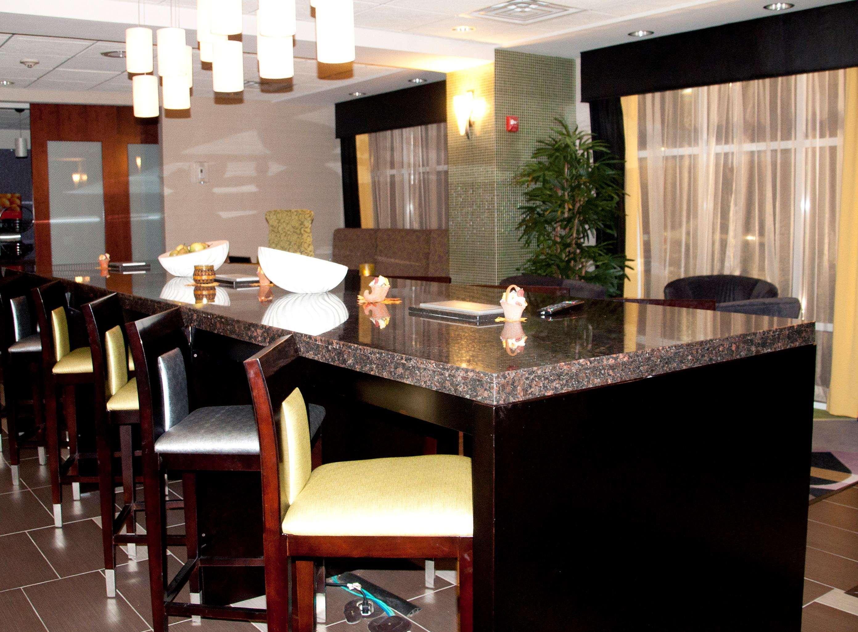 Hampton Inn By Hilton Leesville Fort Johnson Exteriér fotografie