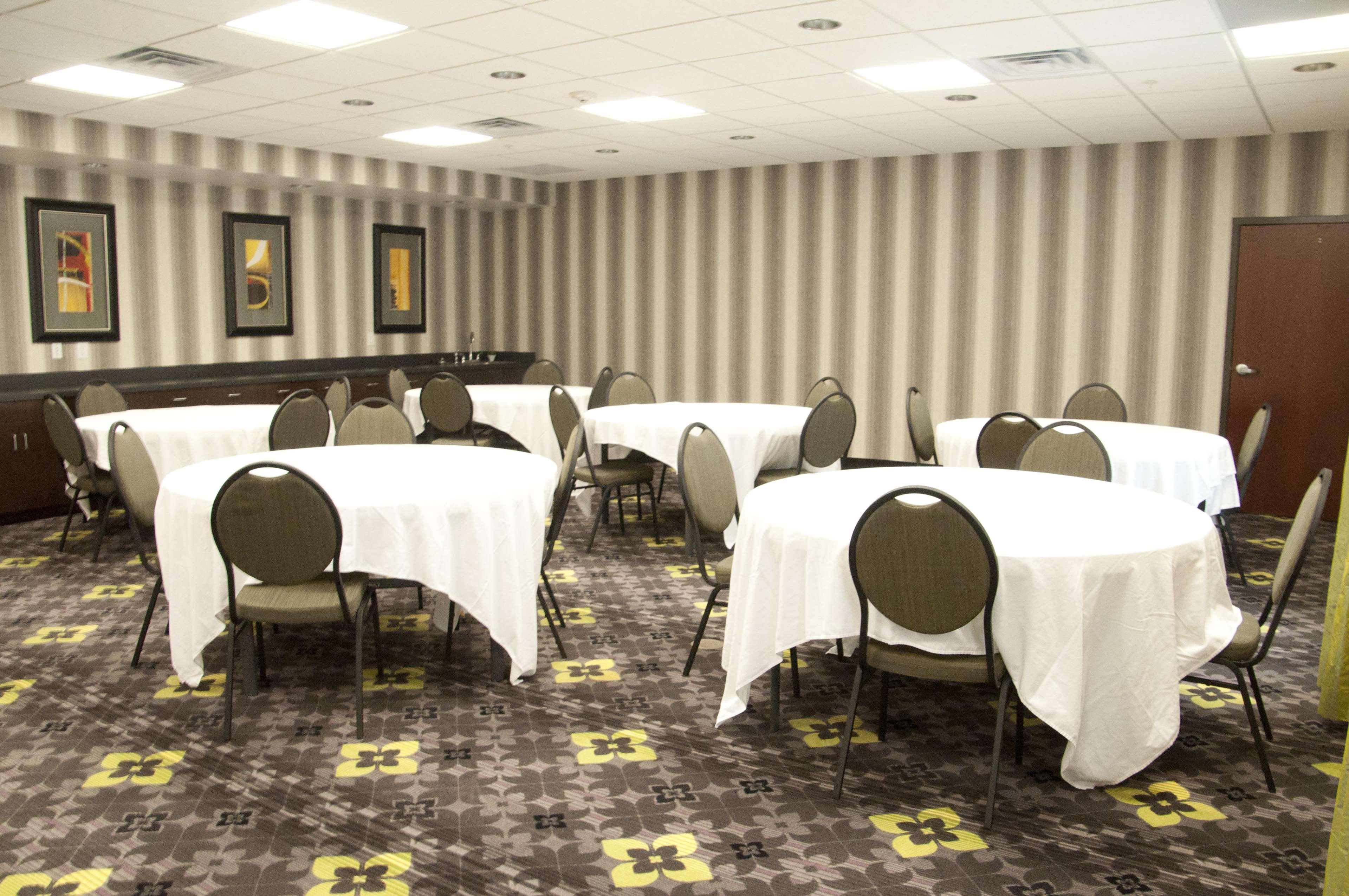 Hampton Inn By Hilton Leesville Fort Johnson Exteriér fotografie