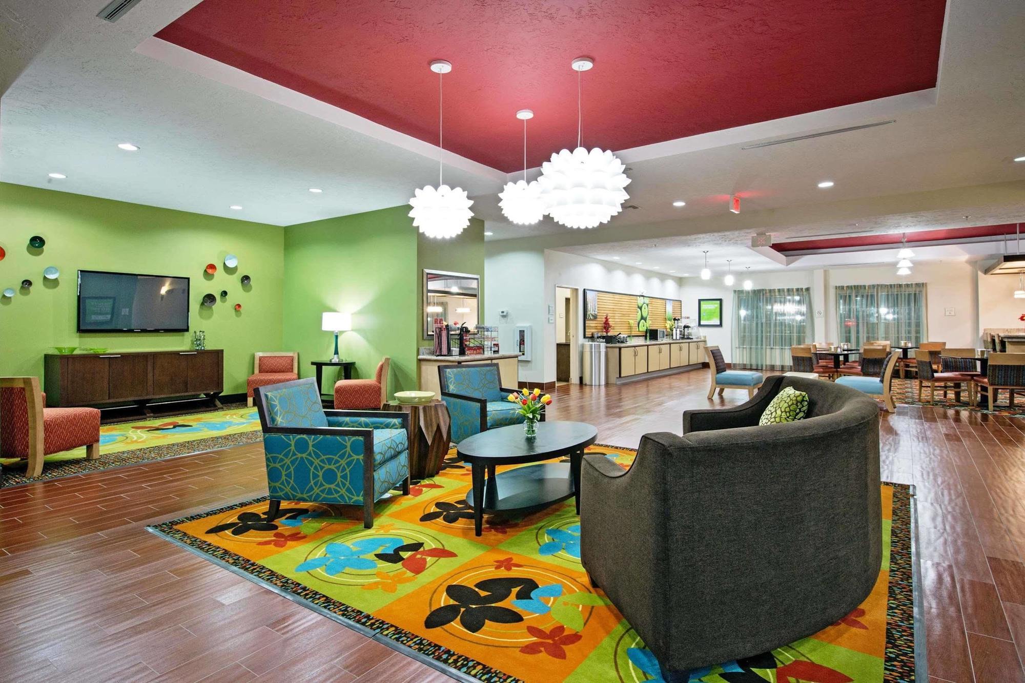 Hampton Inn By Hilton Leesville Fort Johnson Exteriér fotografie
